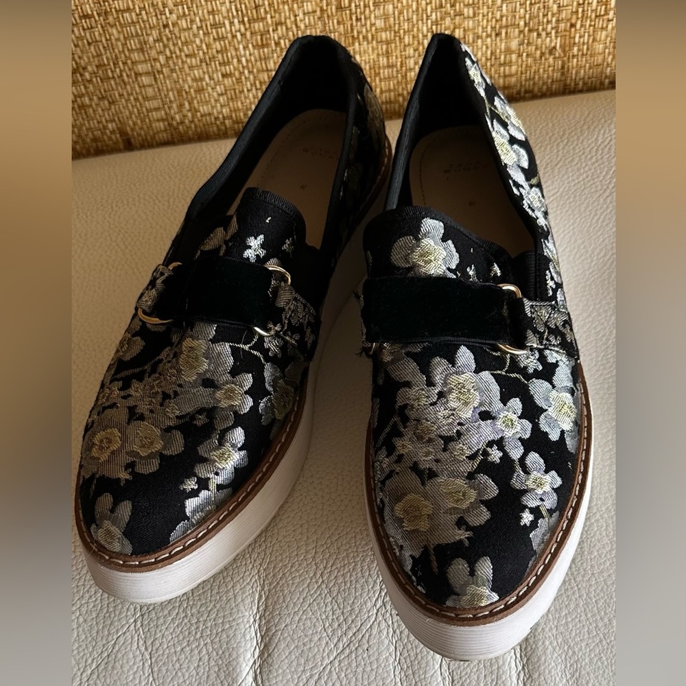 Zara Shoes made of shiny brocade with a pattern and white soles.Size 40 (fit 39)